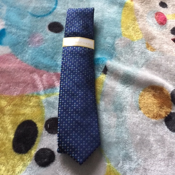 Michael Kors Tie - Picture 2 of 2